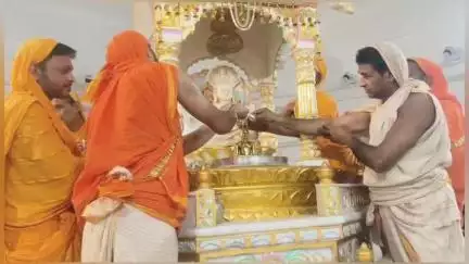 नलखेड़ा: नलखेड़ा में सकल जैन समाज द्वारा निकाला गया चल समारोह, उत्साह के साथ शामिल हुए समाज जन