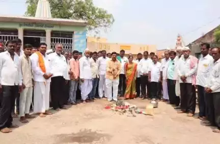 ರಾಯಬಾಗ: ಮಂಟೂರ ಗ್ರಾಮದಲ್ಲಿ ಅಂಬೇಡ್ಕರ್ ಭವನ ನಿರ್ಮಾಣ ಕಾಮಗಾರಿಗೆ ಶಾಸಕ ದುರ್ಯೋಧನ ಐಹೊಳೆ ಚಾಲನೆ