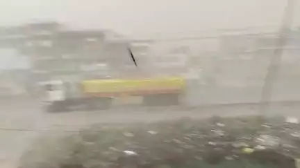 Kal Aurangabad Me Bhari Aandhi Tufan ka samna karte hue aam aadmi