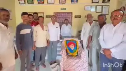 मंगरूळपीर: मंगरूळपीर तालुक्यातील कोठारी ग्रामपंचायत कार्यालयात महात्मा फुले जयंती साजरी