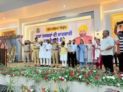 ਮਲੇਰਕੋਟਲਾ: ਜਿਲਾ ਮਲੇਰਕੋਟਲਾ ਦੇ ਸਬ ਡਿਵੀਜ਼ਨ ਅਮਰਗੜ੍ਹ ਚ ਪਬਲਿਕ ਮੀਟਿੰਗ ਹੋਈ ਜਿਸ ਵਿੱਚ ਐਮਐਲਏ ਅਮਰਗੜ੍ਹ ਮਲੇਰਕੋਟਲਾ ਡੀਸੀ ਅਤੇ ਐਸਐਸਪੀ ਵੀ ਸ਼ਾਮਿਲ ਹੋਏ