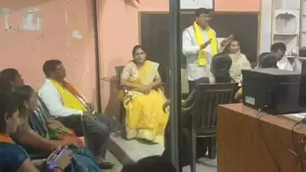 एटापल्ली: आमदार धर्मराव बाबा आत्राम यांच्या मार्गदर्शनात एटापल्ली येथे राष्ट्रवादी काँग्रेस (अ. प.) पक्षाची आढावा बैठक संपन्न