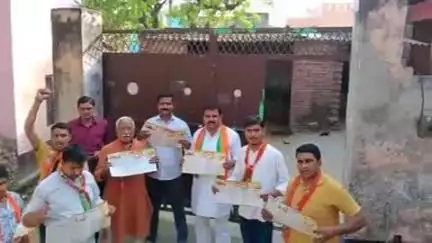 स्याना क्षेत्र के ग्राम वेराफिरोजपुर में भाजपाइयो ने चलाया घर घर संपर्क मुख्य अतिथि रहे नीरज त्यागी सभासद #RVT