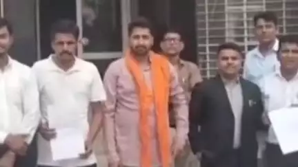 हनुमानगढ़: जिले में धर्मांतरण कार्यक्रम का विरोध, विहिप व बजरंग दल ने पास्टर पर लगाए गंभीर आरोप व SP से की कार्रवाई की मांग