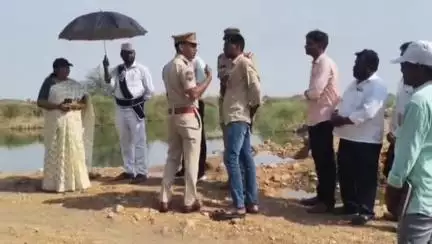 మద్నూర్: కుర్లా శివారులో అక్రమ ఇసుక రవాణా కు అడ్డుకట్ట వేసిన సబ్ కలెక్టర్