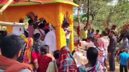 ଡୁଙ୍ଗୁରିପାଲି: କପାଶିରାରେ ମା' ଅନ୍ଧାରୀପାଟଙ୍କ ଚଇତି ପର୍ବ ଅନୁଷ୍ଠିତ, ଯୋଗଦେଲେ ଶହ ଶହ ଭକ୍ତ ଓ ଶ୍ରଦ୍ଧାଳୁ