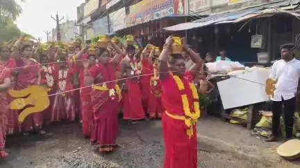 பல்லாவரம்: லட்சுமிபுரம் ஏரிக்கரை பகுதியில் உள்ள நவசக்தி சுயம்பு துர்க்கை அம்மன் திருக்கோவிலில் 34 ஆம் ஆண்டு பால்குடம் விழா