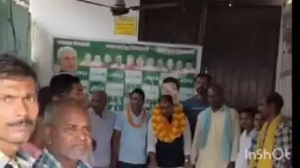 रुपौली: भवानीपुर प्रखंड अध्यक्ष सह बीस सूत्री अध्यक्ष का खरकट्टा गांव में किया गया स्वागत