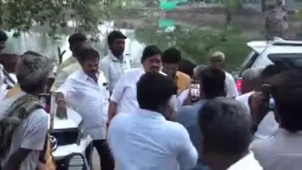 ஸ்ரீவில்லிபுத்தூர்: பத்து நாளுக்கு பகுதியில் அதிமுக பூத் கமிட்டி பொறுப்பாளர்களுக்கான ஆலோசனை கூட்டம் நடைபெற்றது