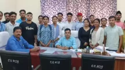 मुसाबनी: अंचल कार्यालय में 20 नव नियुक्त चौकीदारों ने दिया योगदान