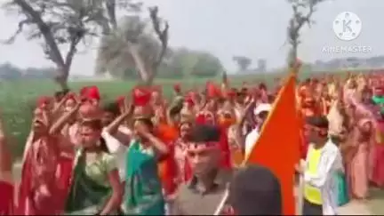 सोनाहातु: तेलवाडीह भव्य कलश यात्रा के साथ हरि कीर्तन का शुभारंभ