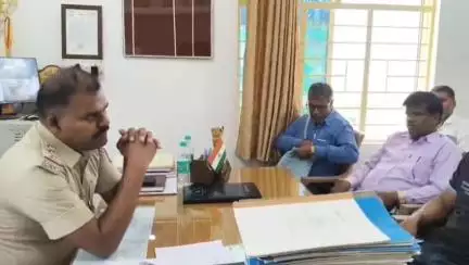 ಸೋಮವಾರಪೇಟೆ: ಅಂಬೆಡ್ಕರ್ ಜಯಂತಿ ಸಂಭಂದ ಸೋಮವಾರಪೇಟೆಯಲ್ಲಿ ಪೊಲೀಸರಿಂದ ಸಭೆ ನಡೆಯಿತು