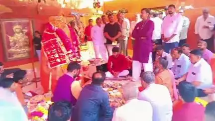 જસદણ: જસદણ તાલુકાના ખારચીયા હનુમાનજી ગામ સમસ્ત દ્વારા હનુમાન જયંતી ઉજવણી કરવામાં આવી