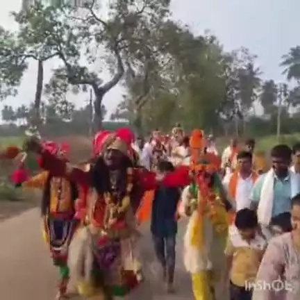ಸವಣೂರು: ಪಟ್ಟಣದಿಂದ ಗುಗ್ಗಳ ಮೂಲಕ ಕಾರಡಗಿ ವೀರಭದ್ರೇಶ್ವರ ದೇವಸ್ಥಾನದ ವರೆಗೆ ಪಾದಯಾತ್ರೆ