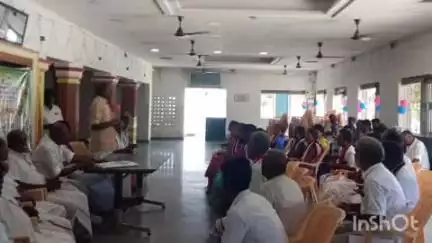 நெமிலி: நெமிலியில் அதிமுக பூத் கமிட்டி ஆலோசனைக் கூட்டம்- எம்எல்ஏ, முன்னாள் எம்பி பங்கேற்பு