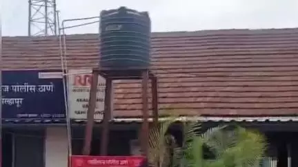 गडहिंग्लज: नात्यातील अल्पवयीन तरूणीवर अत्याचार केल्याबद्दलदौलतवाडी इथल्या रामदास जावीर याच्यावर गडहिंग्लज पोलिसात गुन्हा दाखल