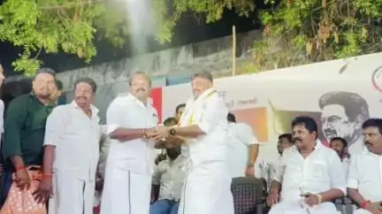 ராஜசிங்கமங்கலம்: மத்திய பாஜக அரசை கண்டித்து பேருந்து நிலையம் அருகே திமுக கண்டன பொதுக்கூட்டம்