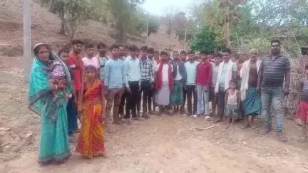 गोविंदपुर: कोलाज के ग्रामीणों ने बैठक कर किया ऐलान रोड नही तो वोट नहीं का दिया नारा#jansamsiya