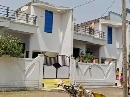 yha makan bikau hai size 25×40 mobile no.9827598606