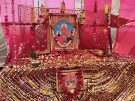 मालथोन से सटे up ke gav  पठराई me हुए 24 घण्टे के अखंड श्री दुर्गा चालीसा पाठ के बाद ग्राम नशा मुक्ति की ओर जय माता की