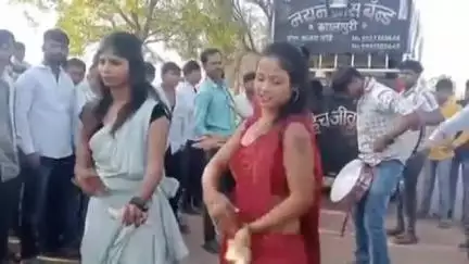 शिरूर कासार: वृद्धेश्वर यात्रेनिमित्त हिवरर्षींगा येथे पारंपारिक पद्धतीने भव्य शोभयात्रा काढण्यात आली