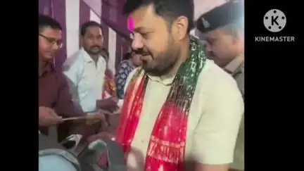 चरोदा में भाजपा युवा मोर्चा धरसींवा अध्यक्ष तीनुकांत वर्मा द्वारा आयोजित भव्य शोभायात्रा में शामिल हुए धरसीवां विधायक
