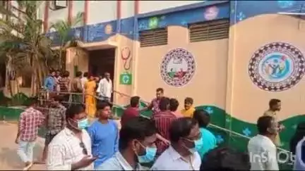 కైలాసపట్నం మృతుల సంఖ్య 8 కి పెరిగింది,మరో 8 మంది తీవ్రంగా గాయపడ్డారు, కలెక్టర్ విజయ్ కృష్ణన్ పరిశీలన