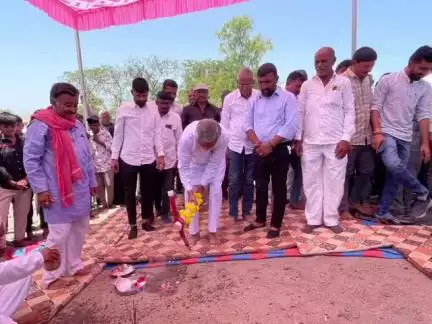 જસદણ: જસદણ બોધરાવદર માઈનોર બ્રિજ નું ભુમી પુજન કેબિનેટ મંત્રી કુંવરજીભાઈ બાવળીયા નાં હસ્તે કરવામાં આવ્યું