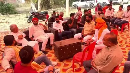 गुठनी: चकिया गांव में श्रीमद् भागवत महापुराण सप्ताह परायण और संगीतमय व्रत कथा में जिलाध्यक्ष शामिल हुए