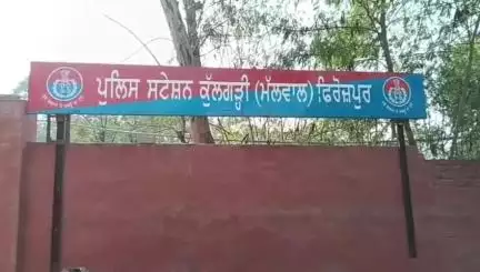 ਘੱਲ ਖੁਰਦ: ਮੋਗਾ ਰੋਡ ਵਿਖੇ ਫਾਰਚੂਨਰ ਗੱਡੀ ਨਾਕਾ ਤੋੜਦੀ ਹੋਈ ਪੁਲਿਸ ਨੇ ਪਿੱਛਾ ਕਰਕੇ ਥਾਣਾ ਘੱਲ ਖੁਰਦ ਦੇ ਨਜ਼ਦੀਕ ਕੀਤੀ ਕਾਬੂ