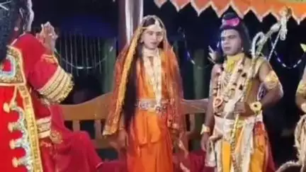 पिथौरा क्षेत्र के ग्राम मोहगांव में वर्ष 1936 से हो रहा है रामायण का सजीव मंचन...