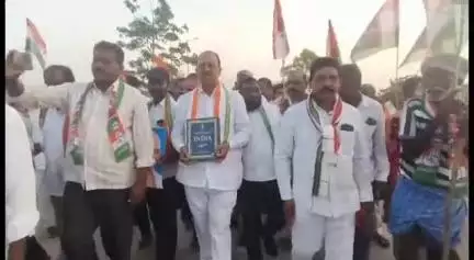 వరికోల్ గ్రామంలో జైబాపు,జై భీమ్,జై సంవిధాన్ అభియాన్ రాజ్యాంగ పరిరక్షణ యాత్రలో MLA రేవూరి ప్రకాష్ రెడ్డి,