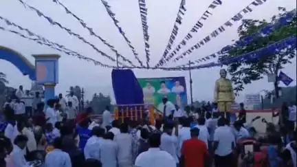 ఆచంట: ఆచంటలో డాక్టర్ బి.ఆర్ అంబేడ్కర్ విగ్రహాన్ని ఆవిష్కరించిన శాసనమండలి చైర్మన్ కొయ్యే మోషేను రాజు