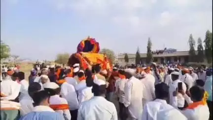 ತಿಕೋಟಾ: ಜಾಲಗೇರಿ ಗ್ರಾಮದಲ್ಲಿ ಅದ್ದೂರಿಯಾಗಿ ಜರುಗಿದ ಅಮೋಘ ಸಿದ್ದೇಶ್ವರ ದೇವರ ಪಲ್ಲಕ್ಕಿ ಉತ್ಸವ