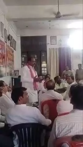 सपा कार्यालय कासगंज पर बाबा साहब बी आर अंबेडकर की जयंती में संबोधन करते बड़े भाई सांसद देवेश शाक्य जी।
#Ambedkarjayanti