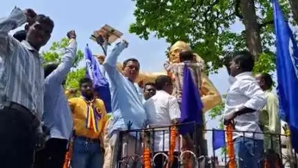 चरही मे मनाई गई अंबेडकर जयंती