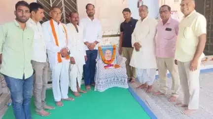 टहला : क्षेत्र के घाटडा में बाबा साहेब भीमराव अम्बेडकर की जयंती मनाई गई ।