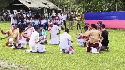 শদিয়া: শদিয়াত শদিয়া জিলা আৰক্ষীৰ ৰঙালী বিহুৰ আদৰণি অনুষ্ঠান সম্পন্ন, বিহু নাচিলে আৰক্ষী বিষয়াসকলে