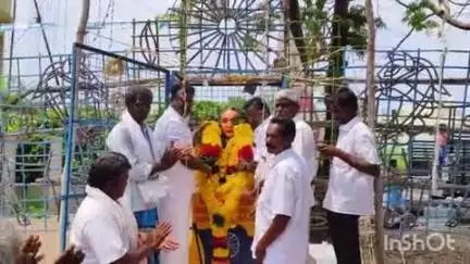 ஆற்காடு: மாம்பாக்கத்தில் உள்ள அம்பேத்கர் சிலைக்கு அதிமுகவினர் மாலை அணிவித்து மரியாதை செலுத்தினர்