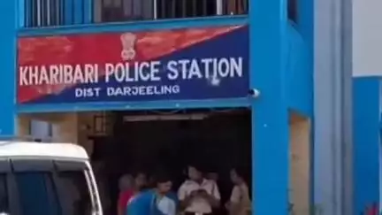 খড়িবাড়ি: মুর্শিদাবাদের মতো পরিস্থিতি জেনো খড়িবাড়িতে না হয়, শহরবাসীর সুরক্ষা সুনিশ্চিত করতে খড়িবাড়ি থানায় ডেপুটেশন