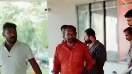 ചെങ്ങന്നൂർ: മാന്നാർ സ്വദേശി യുവാവിനെ ജോലി നൽകാമെന്ന് പറഞ്ഞുവിളിച്ചുവരുത്തി മർദ്ദിച്ച നാല് പേർ പിടിയിലായി