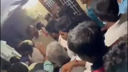 నిడమానూరు: బక్కమంతులపాడులో ఉద్రిక్తత, మల్లీశ్వరి అనే యువతి అనుమానాస్పద స్థితిలో మృతి, మృతదేహంతో ప్రియుడి ఇంటి ముందు ఆందోళన
