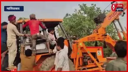 गाजियाबाद के शकलपुरा गांव में नहर के पुल पर ट्रक पलटा, परिचालक गंभीर रूप से घायल
#GhaziabadNews #ghaziabad #GhaziabadAccident