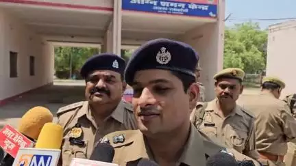 सुरक्षा सप्ताह के अवसर पर एसपी #रायबरेली ने फायर स्टेशन से अग्निशमन वाहनों की प्रचार व जागरूकता रैली को दिखाई हरी झंडी