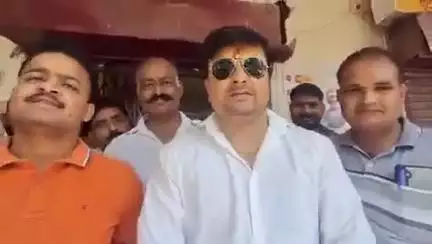 एटा: #amarnath यात्रा रजिस्ट्रेशन में लापरवाही से श्रद्धालु नाराज़ #national #delhi #Haryana #uttarpradesh #Gorakhpur