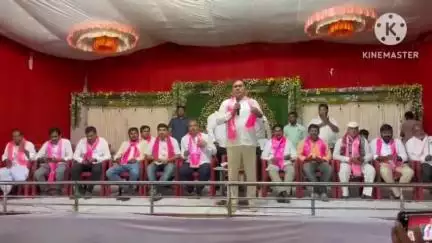 తొర్రూర్: నాకు తెలిసి ఇద్దరే గొప్పవిజన్ ఉన్న నాయకులు ఒకరు ఎన్టీఆర్, మరొకరు కేసీఆర్ , తొర్రూరులో మాజీ మంత్రి ఎర్రబెల్లి దయాకర్ రావు