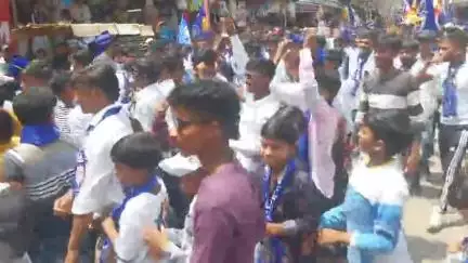 बेवर में डॉ भीमराव अंबेडकर जी की शोभायात्रा में हजारों की तादाद में महिलाएं शामिल
#बेवर #नवीगंज #किसनी #कुसमरा #भोगांव