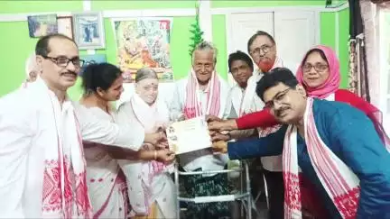 দুধনৈ: দূধনৈত অসম সাহিত্য সভাৰ "নিজৰ দিন"উপলক্ষে জেষ্ঠ্য ব্যক্তিক সম্বৰ্ধনা জনোৱা হয়