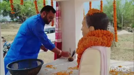 डंडा: लभीखही पंचायत के शिव मंदिर में समाजसेवी स्वर्गीय राधेश्याम ठाकुर की प्रतिमा का अनावरण