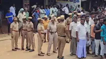 காளையார்கோவில்: இருப்பான் பூச்சி பகுதியில் கொலை வழக்கில் தொடர்புடைய ஒருவர் கோர்ட்டில் சரண் அடைந்தார்